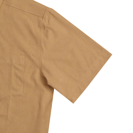 قميص رجالى نص كم ساده بجيب امامي ريجولار فيت لون بيج
