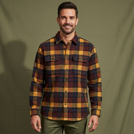 قميص شتوى رجالي كاروهات بجيوب امامية وياقة عادية