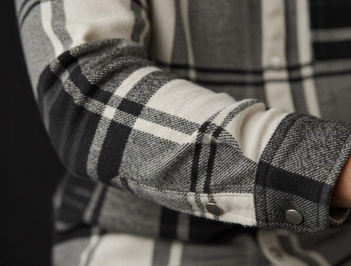 <h2>Image with banners</h2>